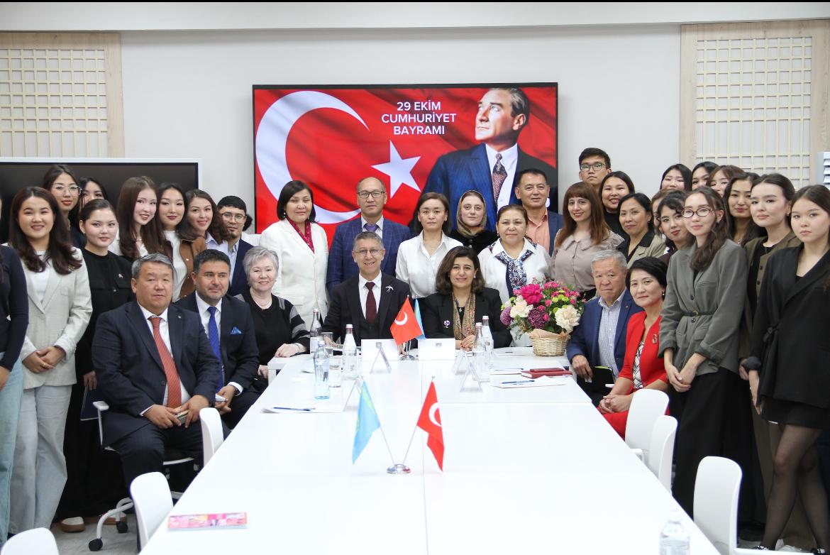 STRONG BONDS, AIMED AT THE FUTURE